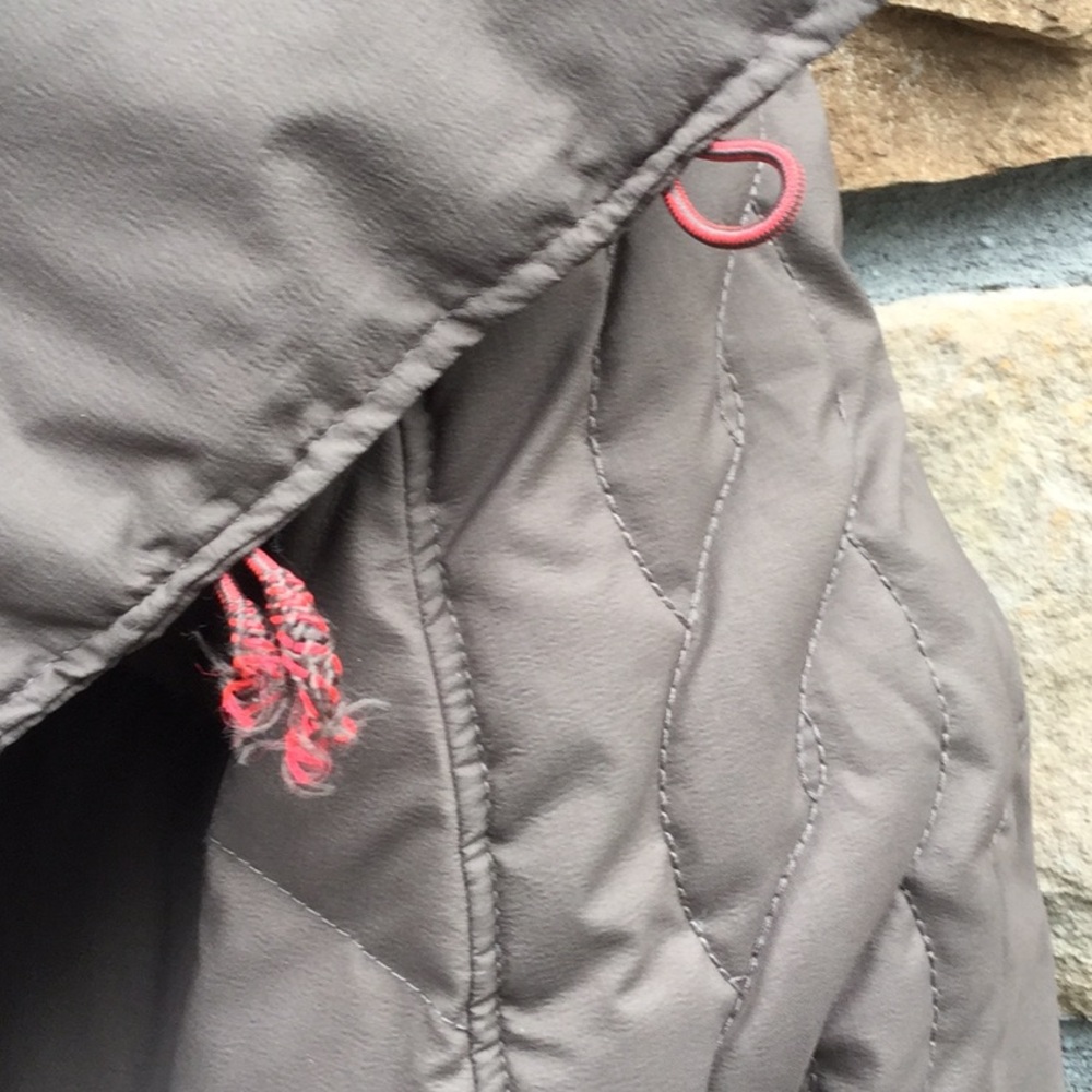Sorel down vest ski resort cabin lodge cowgirl travel rodeo Christmas festival - Picture 8 of 11